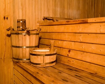 Торжественная линейка, песни под гитару у костра, ретродискотека