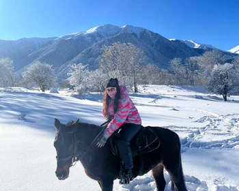 Прогулка верхом, озеро Кара-Кёль и купание в горячем чане