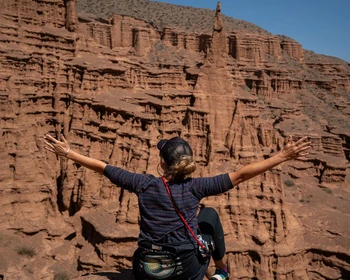 Высокогорное озеро Сон-Куль, пикник у водопада и звёздное небо