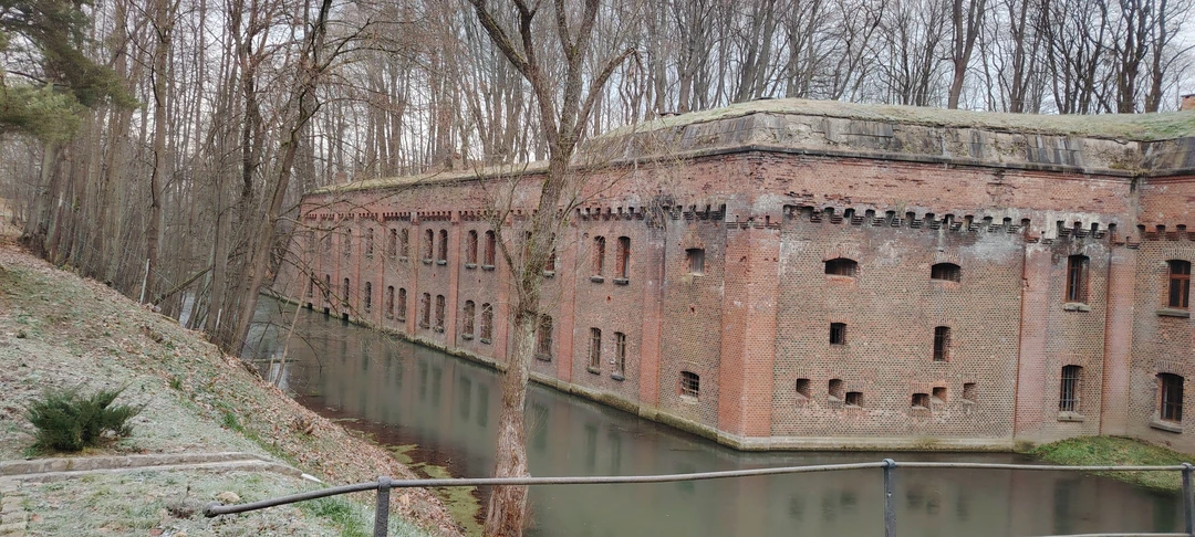 Очень понравилось. Гиды супер профессионалы. Рассказывают серьёзные вещи доступным языком. С юмором местами. Всем советую, но закладывает 4 часа