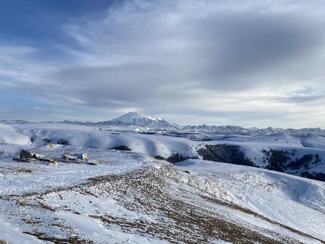 Мы впервые посетили Донбай и нисколько не пожалели, хотя изначально думали, что 12-ти часовая экскурсия станет утомительной.
