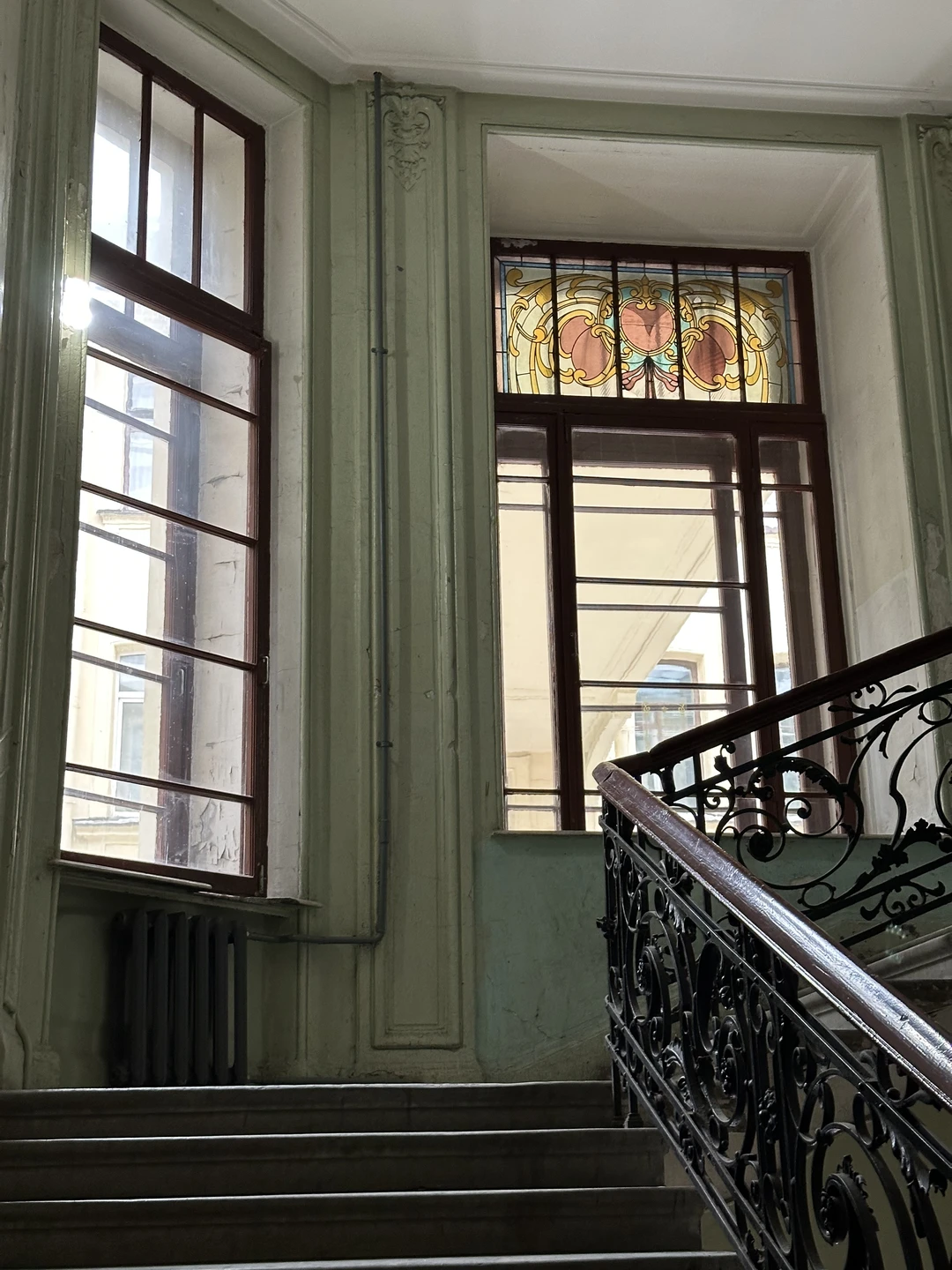 Спасибо организаторам за очень атмосферную и насыщенную информацией прогулку! Несмотря на жуткую погоду, очень понравилось 😊