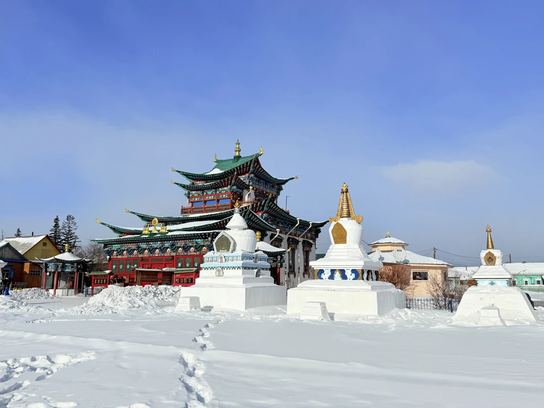 Спасибо Анастасии за замечательную экскурсию и увлекательный рассказ о буддизме, дацанах и ламах! Получилось побывать, пусть