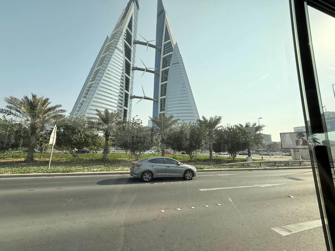 Все было позитивно и отлично! И экскурсию послушали и жемчуг добыли и вкусно покормили!