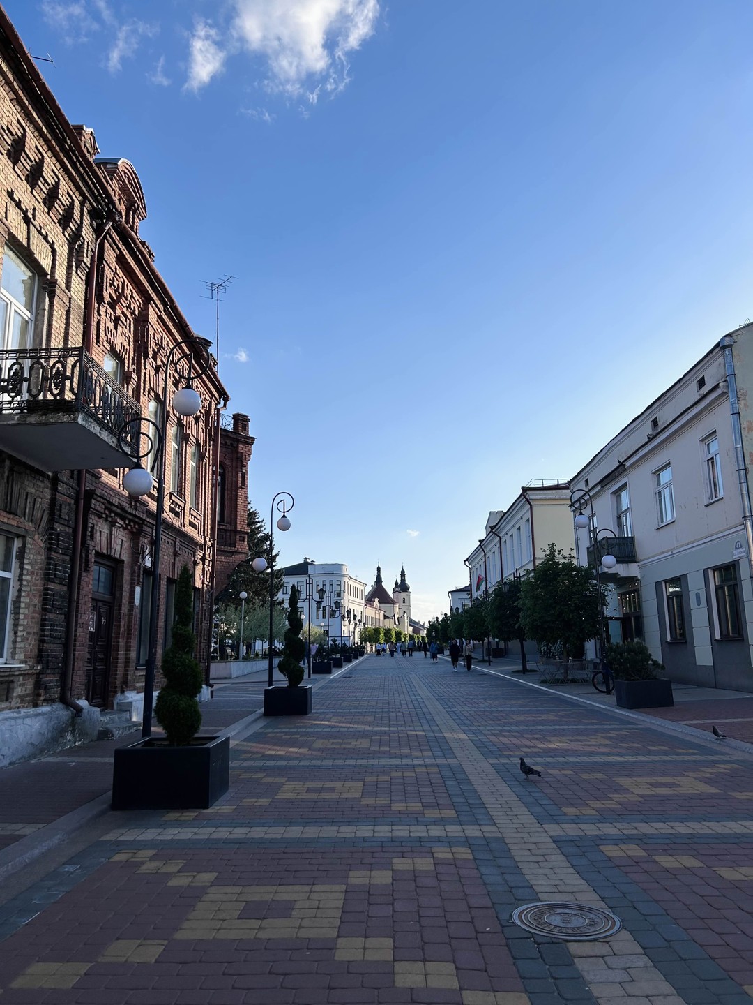 Являясь уроженцами Пинска (у нас тут бабушка живет) и приезжая раз в год, а то и