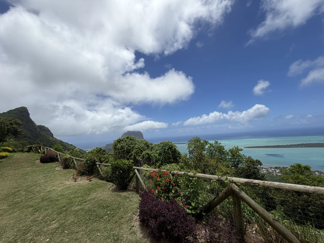 Экскурсия очень понравилась! Очень рекомендую! Анна показала места, от красоты которых дух захватывало. По-настоящему влюбились в