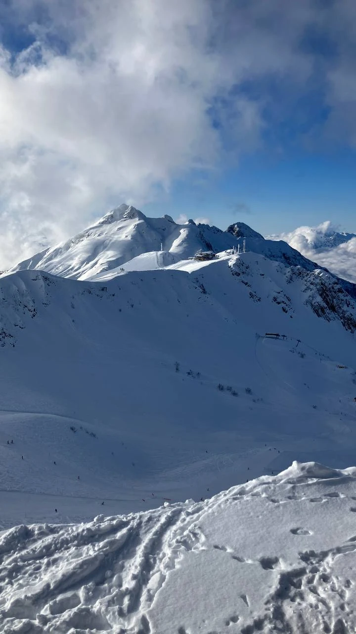 Замечательная экскурсия. Был водитель Саркис и гид Вероника. Саркис плавно водил машину, Вероника всё приятно доступно