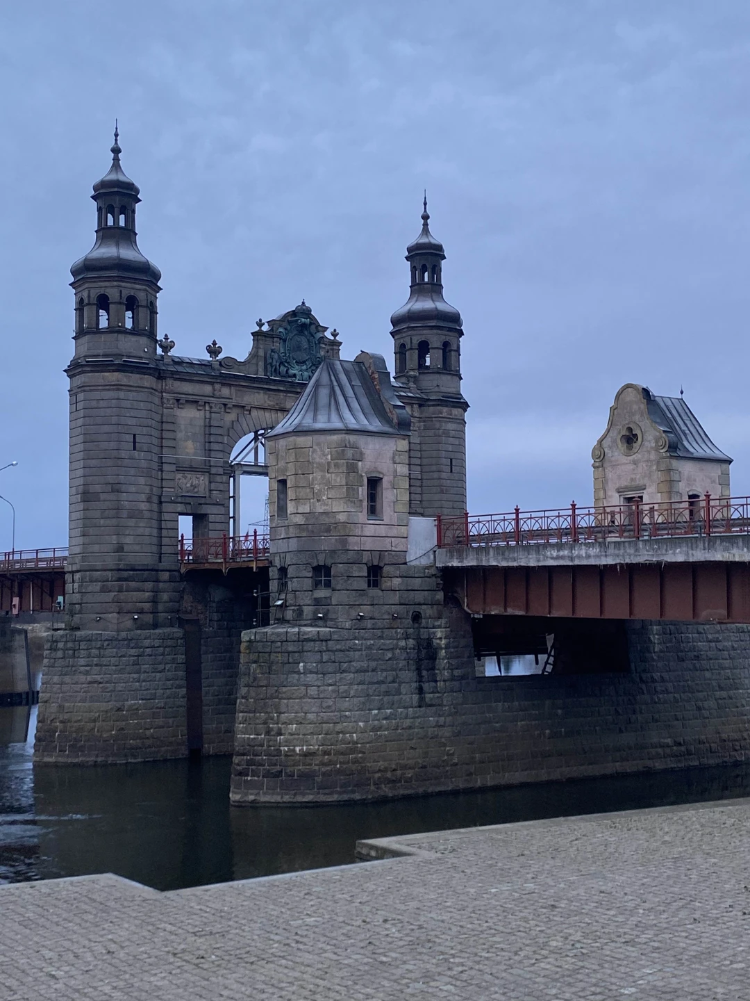 Спасибо большое за экскурсию экскурсоводу Вячеславу Холоду. Человек любит свое дело! Это видно! Замечательная поездка