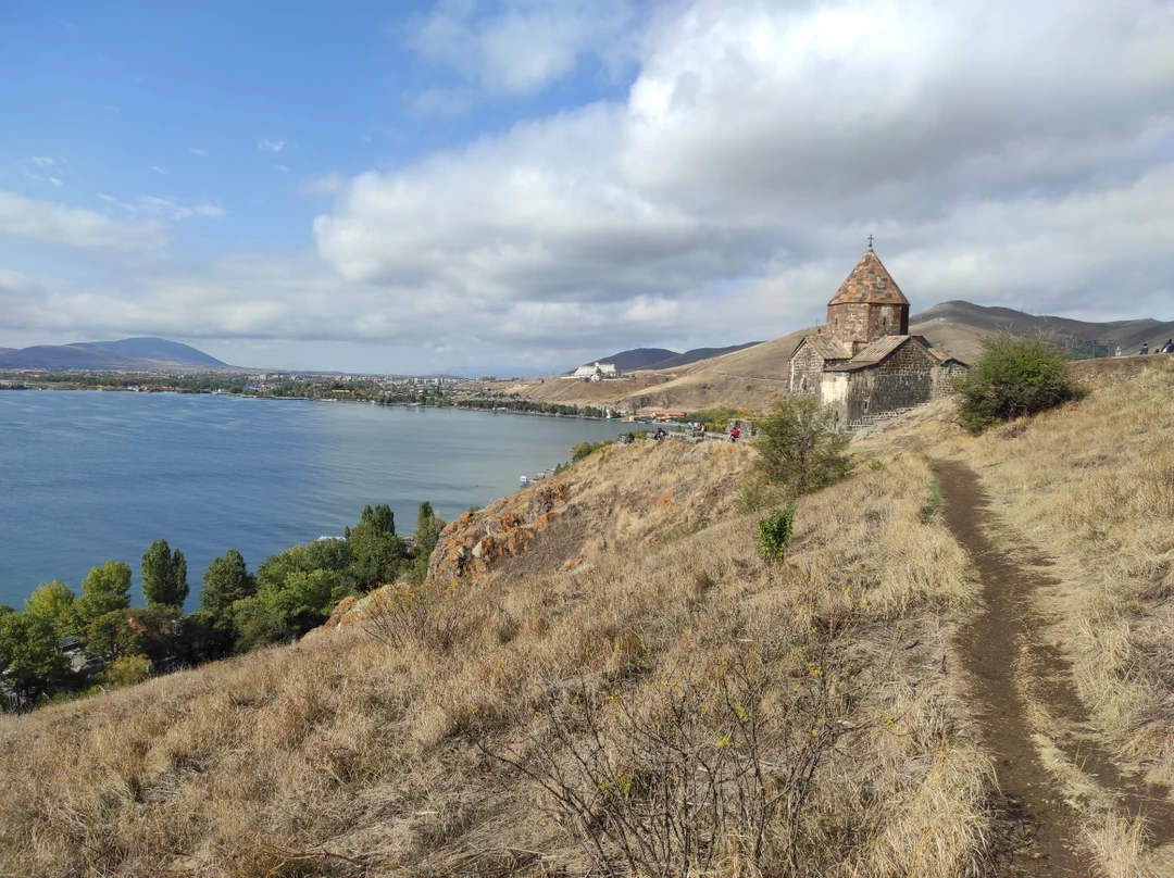 Отличная, насыщенная экскурсия! Севан - великолепен! Старинные монастыри - величественны и впечатляющи!