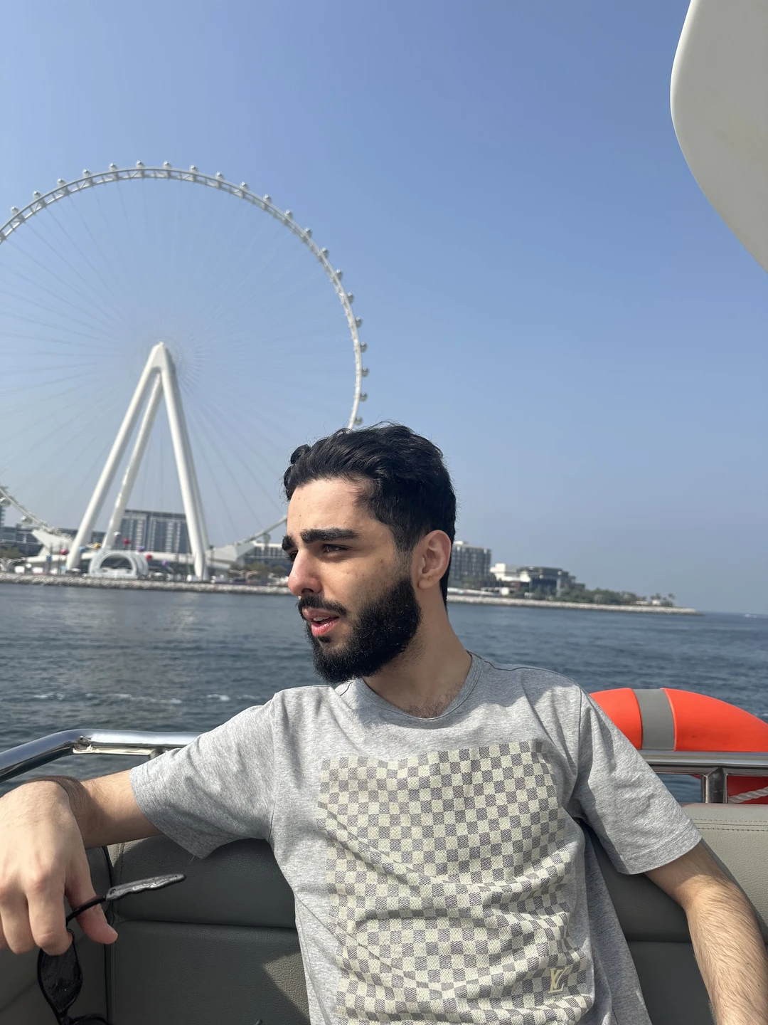 Прогулка на роскошной яхте в Дубае (Давид)