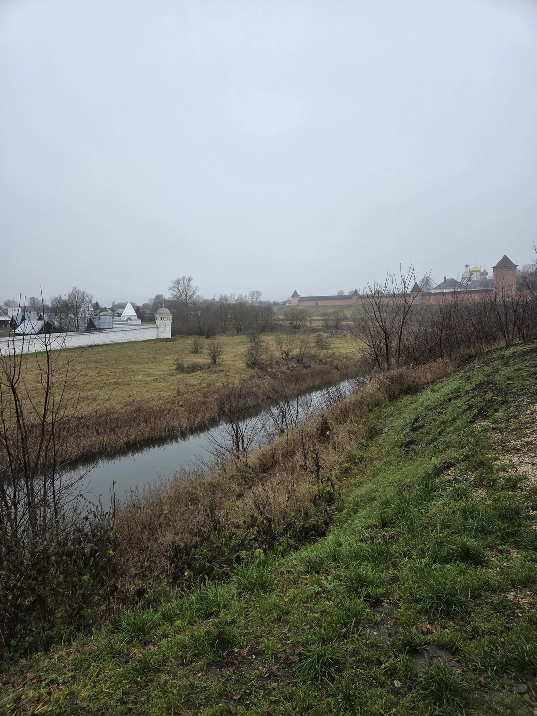 Отличная экскурсия. У гида получилось заинтересовать фактами и историями о городе. Материал не перегружен датами, все