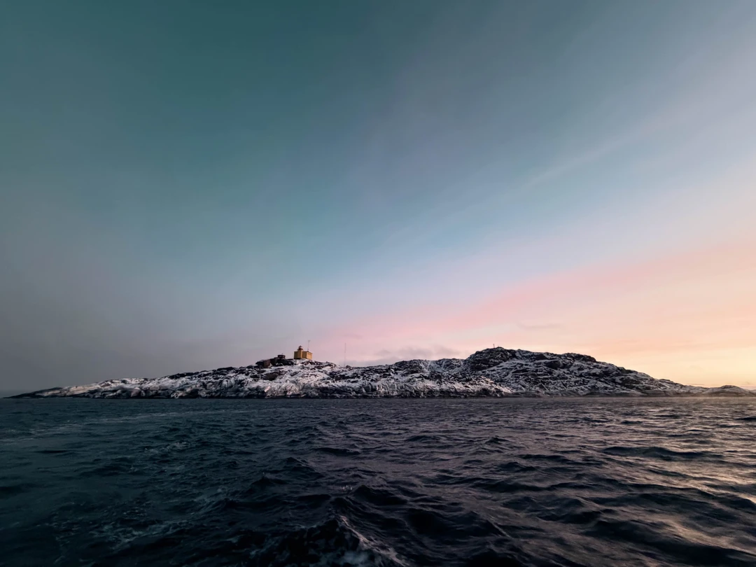 Это была моя первая поездка в Териберку. Впечатления непередаваемые. Огромное спасибо гиду Виктору👍