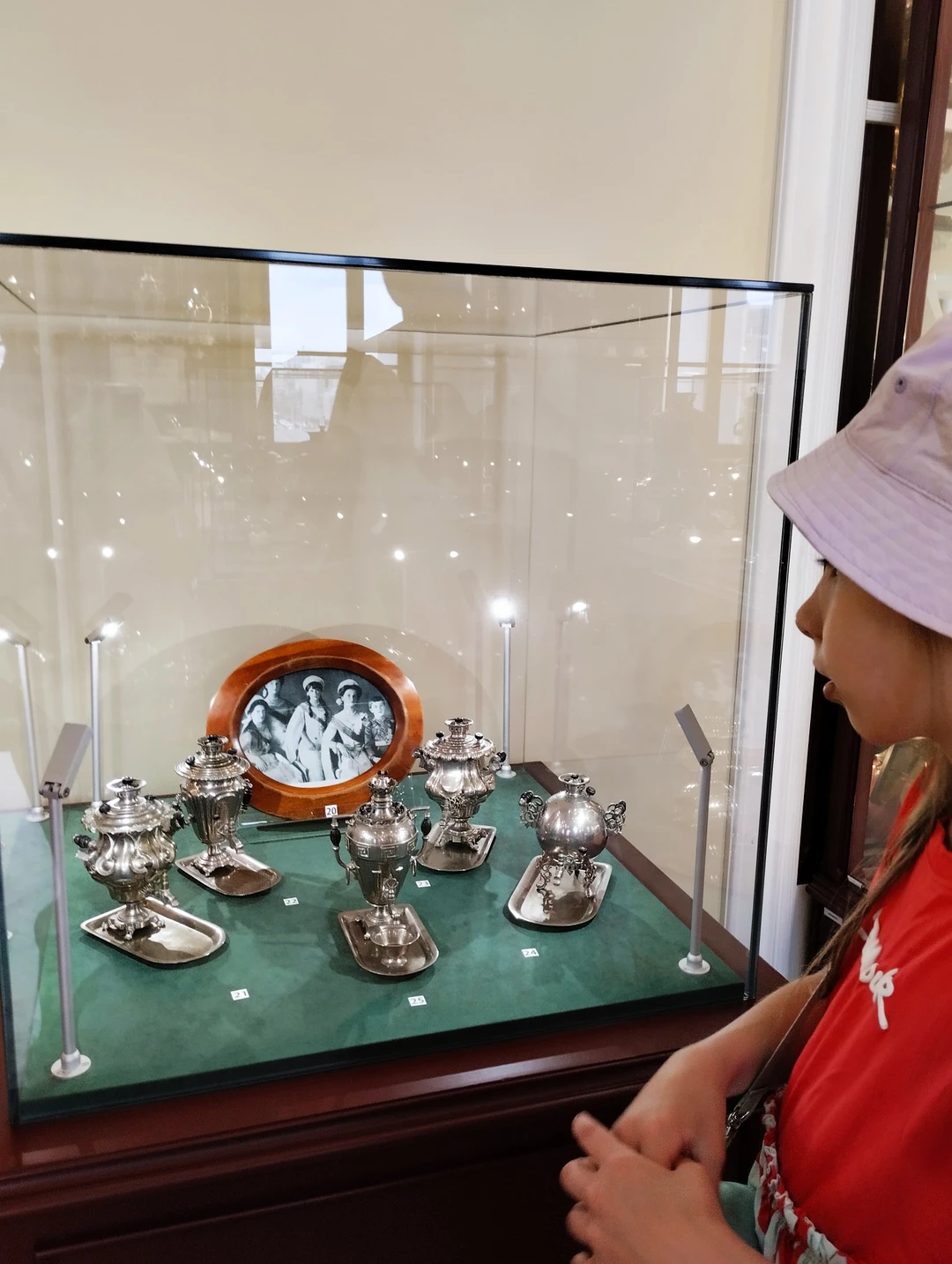 С нами на экскурсии был Дмитрий, он много знает, интересно рассказывает. И даже, когда мы не