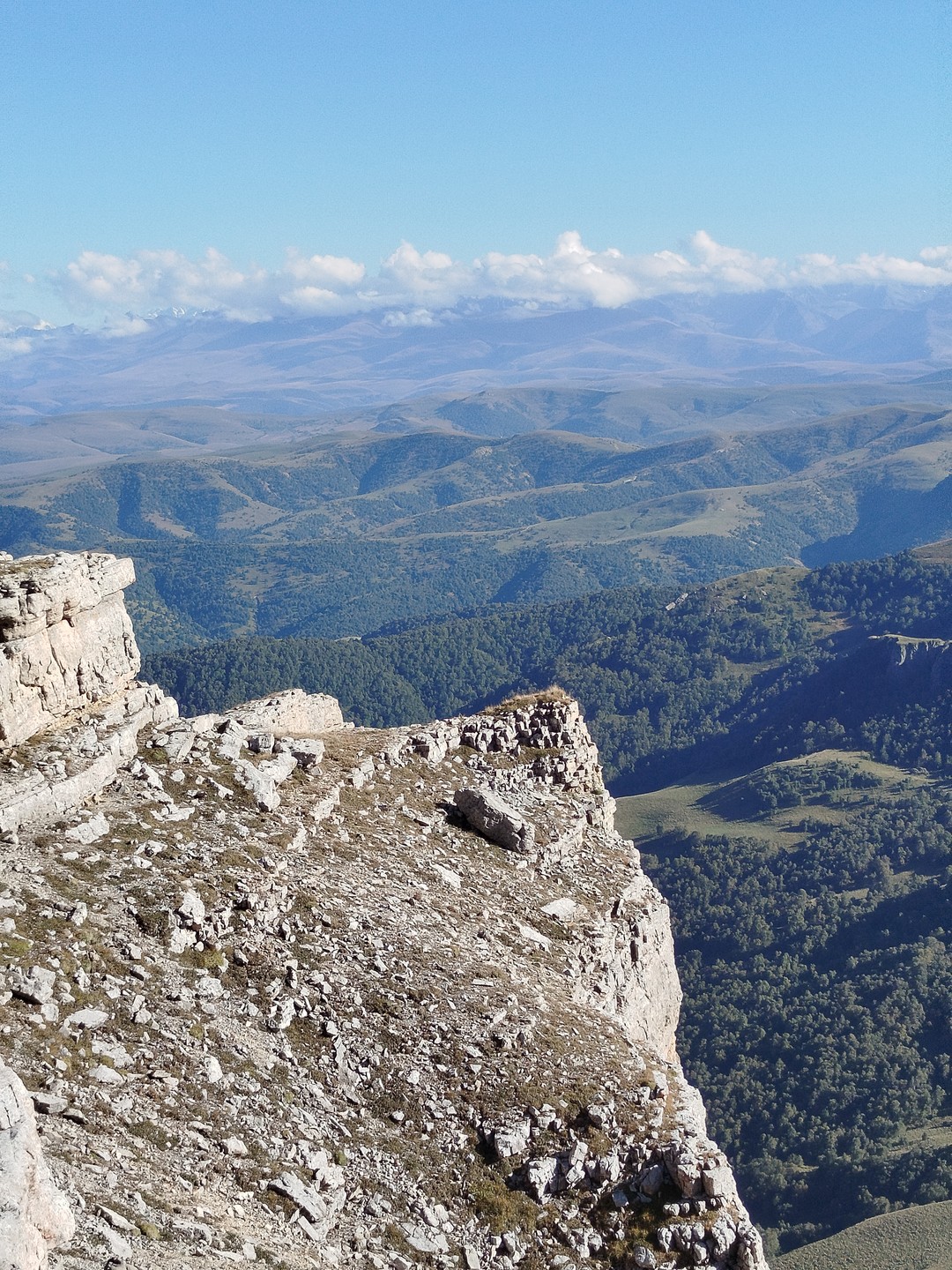 Спасибо водителю-гиду Игорю! За профессионализм. Дорога до Бермамыта была насыщенна Впечатлениями. Игорь уверенно держал Руль, и