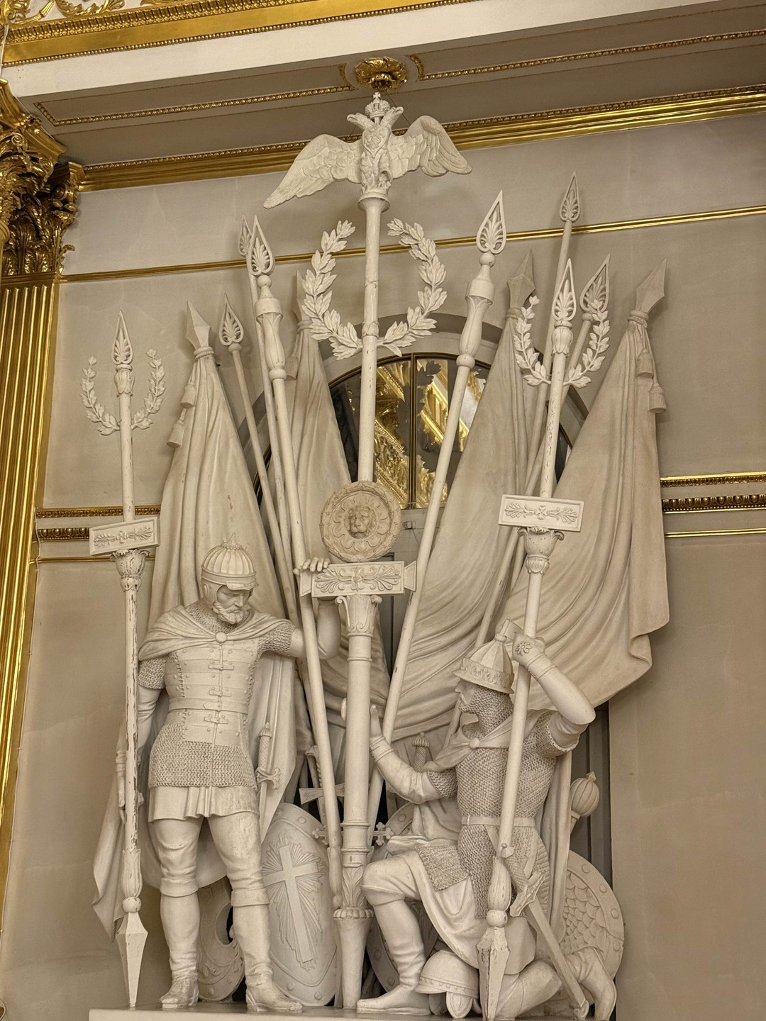 Отличная экскурсия. Много показали, познакомили с интересными моментами и ответили на миллион наших вопросов. Сориентировали как