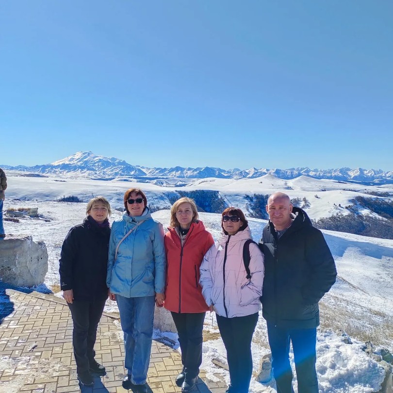 Посетили перевал Гум-Баши и термальные источники, ездили с Олегом Кардановым. Машина хорошая, организатор пунктуален, приятный собеседник