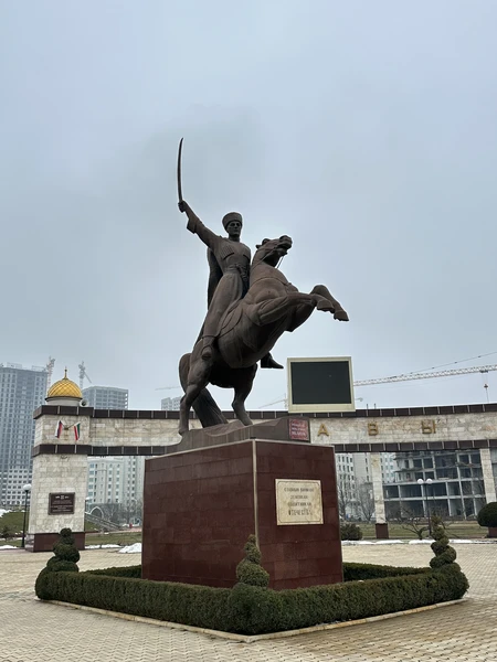 Удобный гид, чтобы спокойно в своем темпе погулять по Грозному)