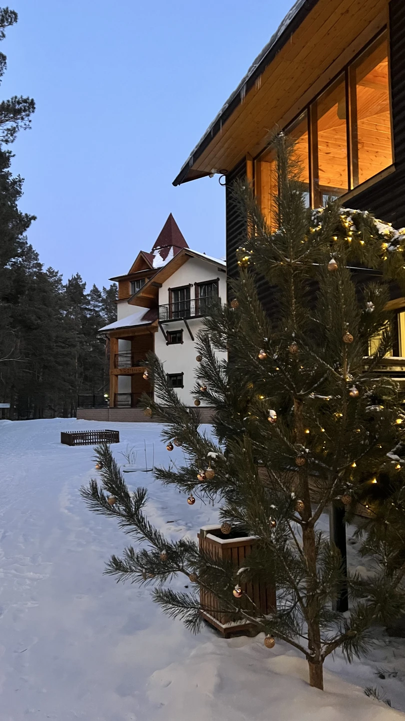 Тур очень понравился. Путешествие проходило на комфортабельном автомобиле. Гид-водитель Владимир очень интересный рассказчик, отзывчивый и внимательный