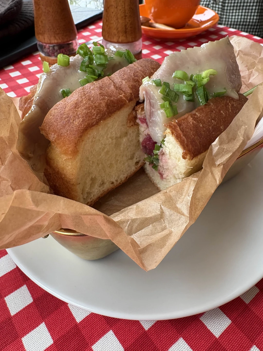 Экскурсия была с Дмитрием, очень интересно и познавательно, очень многое узнала о блюдах, которые ели и едят в Калининграде