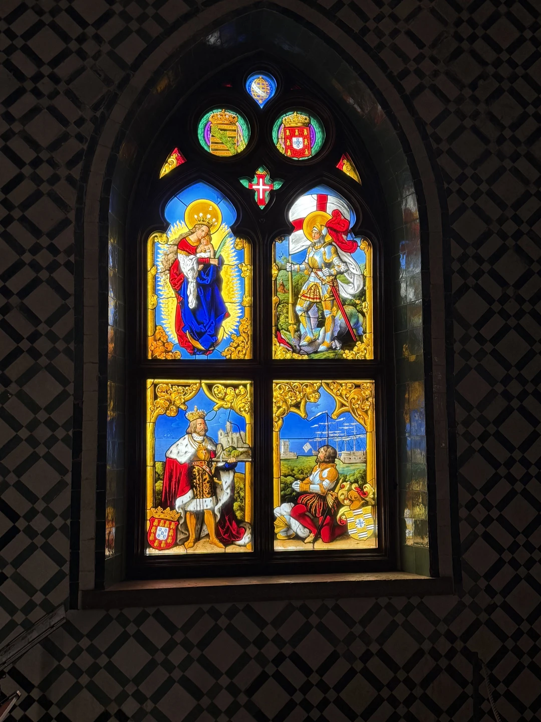 Потрясающая экскурсия в сопровождении прекрасного гида Алексея! Интересные факты из истории Португалии, Синтры и Кинты-Регелейры.. тайны