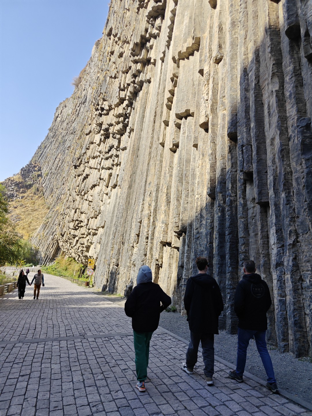 Трансфер из Еревана к Гарни, Симфонии камней, Гегарду и озеру Севан (Валерия)