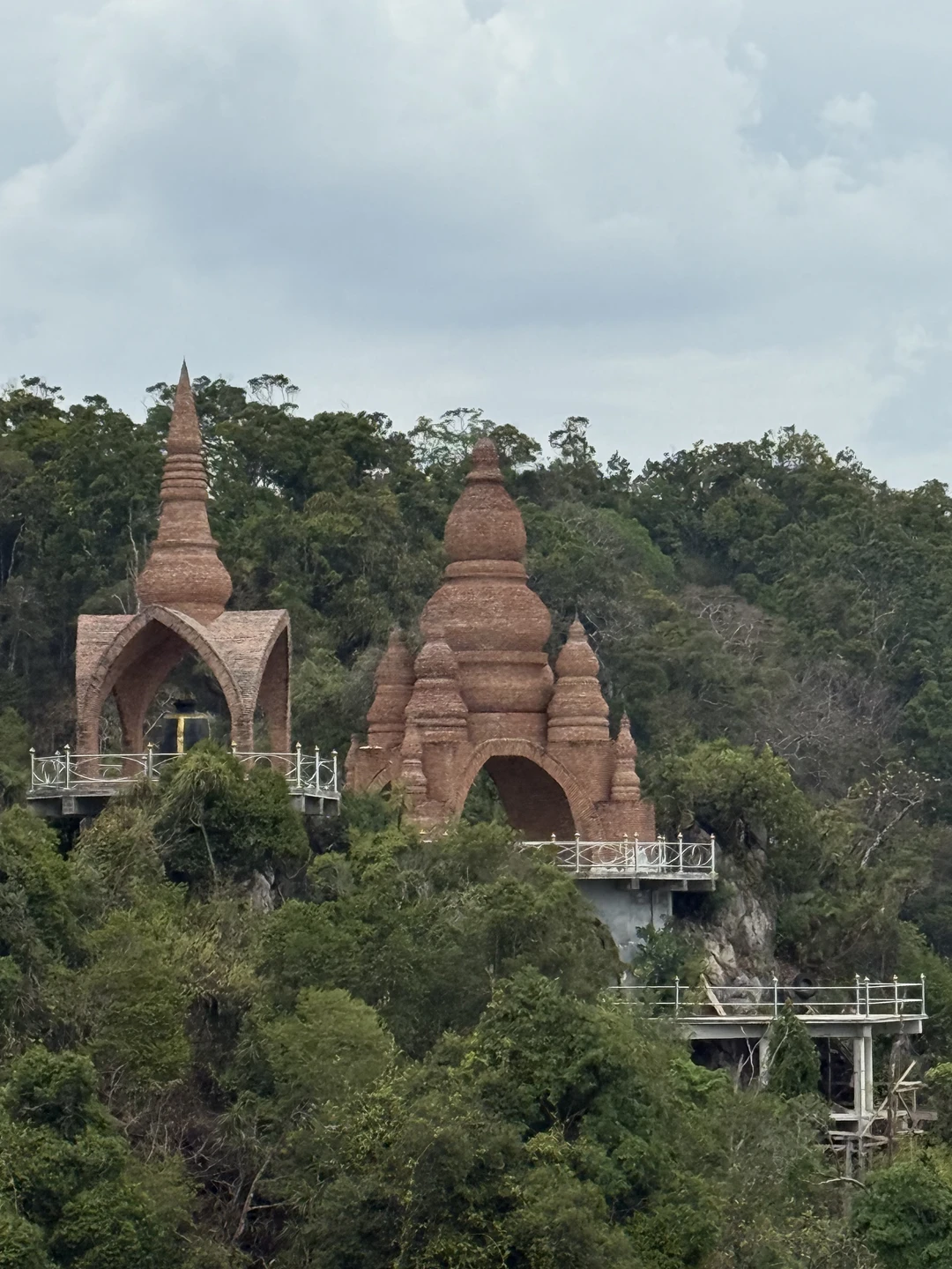 Добрый день, хочу поделиться незабываемым впечатлением от этой экскурсии! Скажу сразу, в Тайланде мы были много
