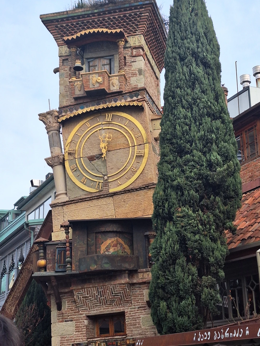 Спасибо большое Артуру! Очень приятный,знающий экскурсовод! Душевная прогулка, интересно было столько нового узнать об этом прекрасном