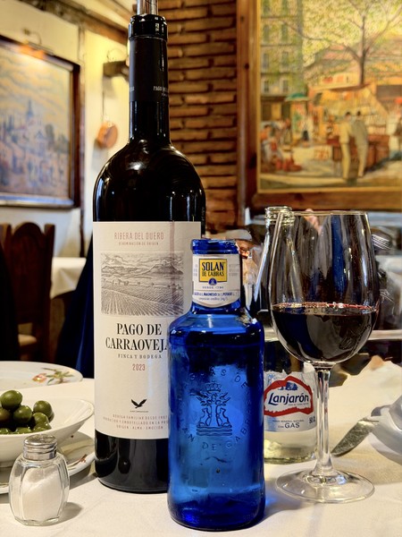 Итак… Мадрид нас встретил теплой дождливой погодой и ярким, умным и максимально приятным гидом, а именно