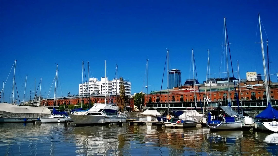 В этой экскурсии понравилось то, что Буэнос-Айрес можно увидеть с абсолютно разных сторон: красочный необычный район