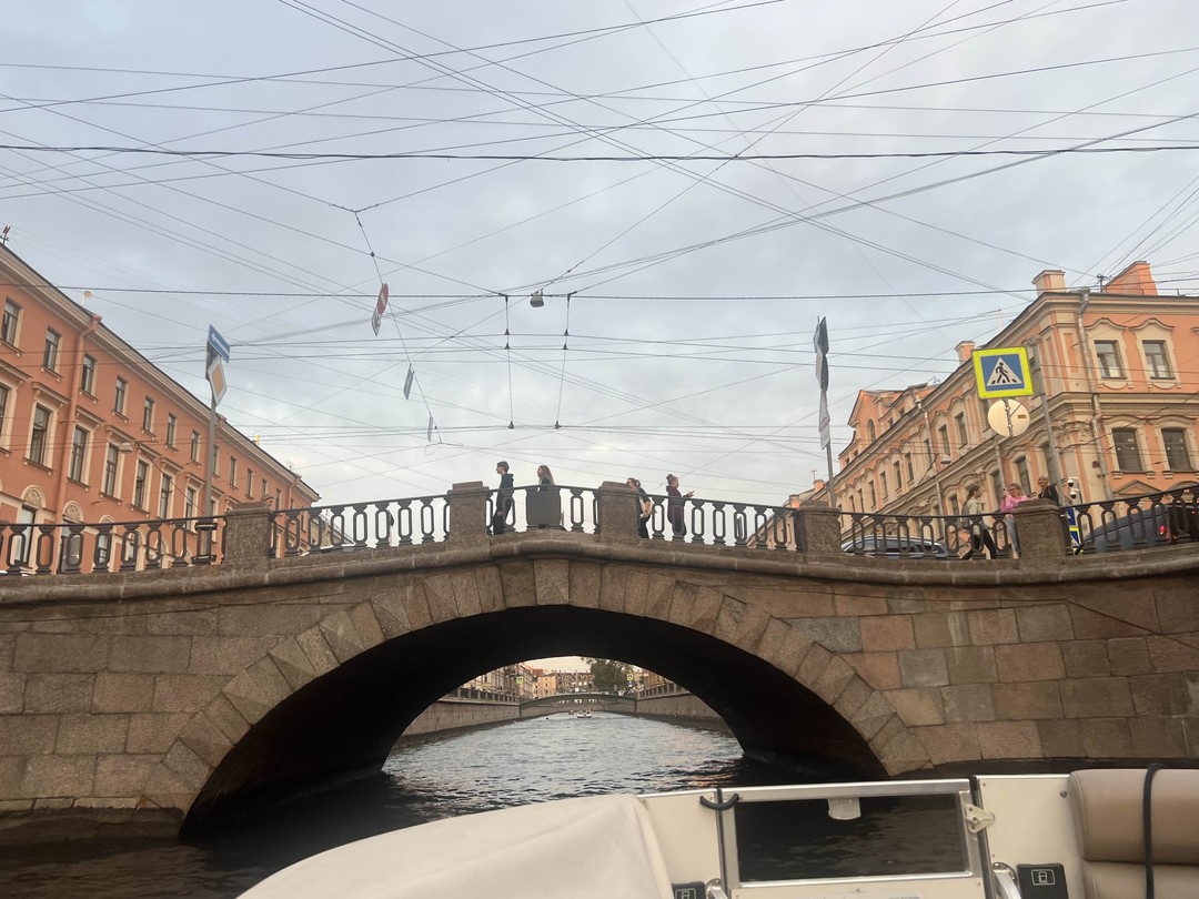 Вдоль Петроградской стороны - на катере в небольшой группе (Александр)