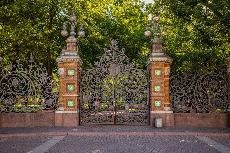 Виды Загадки двух соборов и трёх Александров