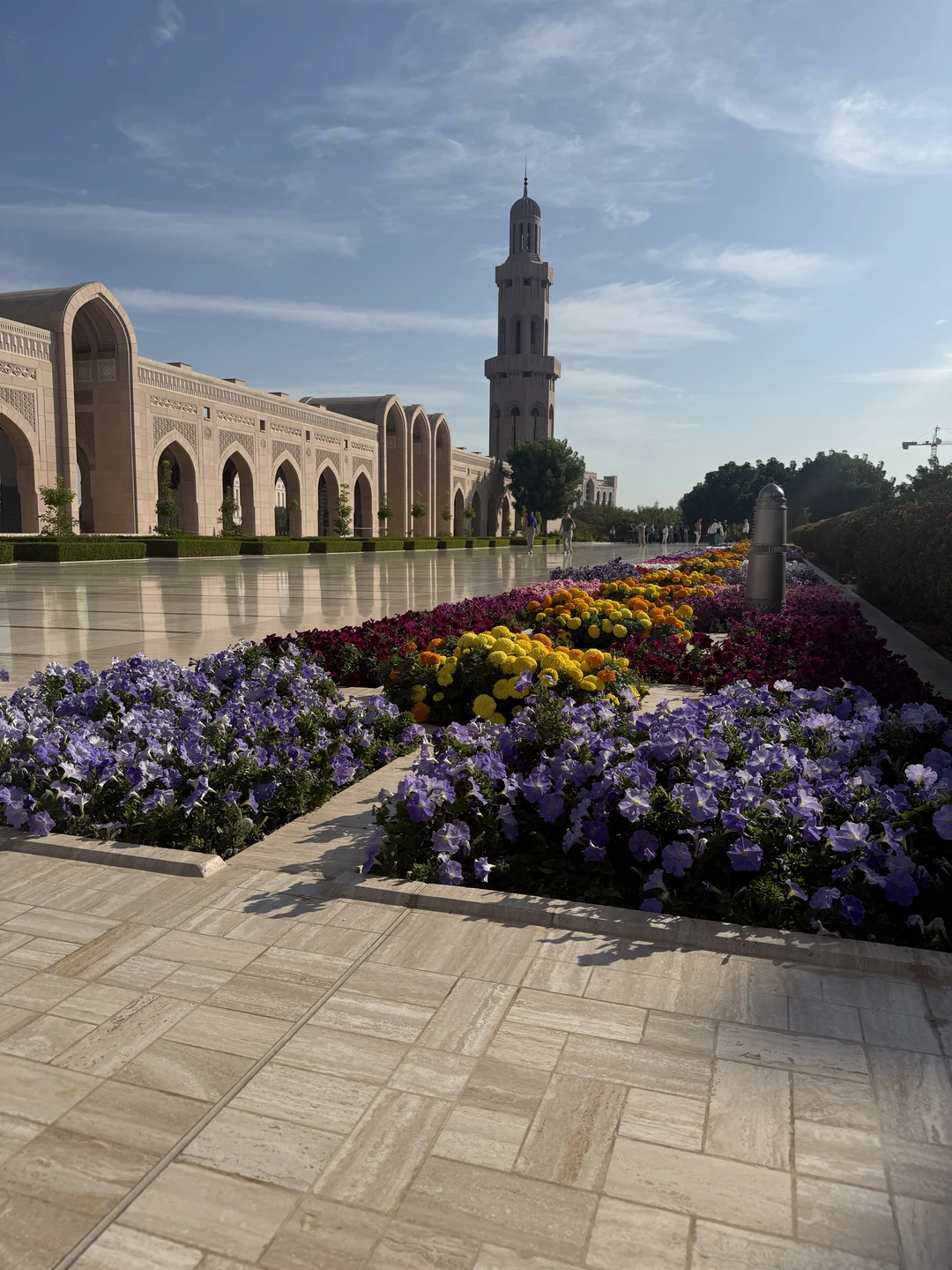 Были на экскурсии в малой группе с гидом Яной! Все вовремя, без опозданий, комфортный авто, очень