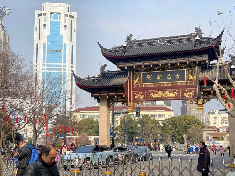 Это наш любимый формат экскурсий - прогуляться по городу, за один день посетить все "визитные карточки"