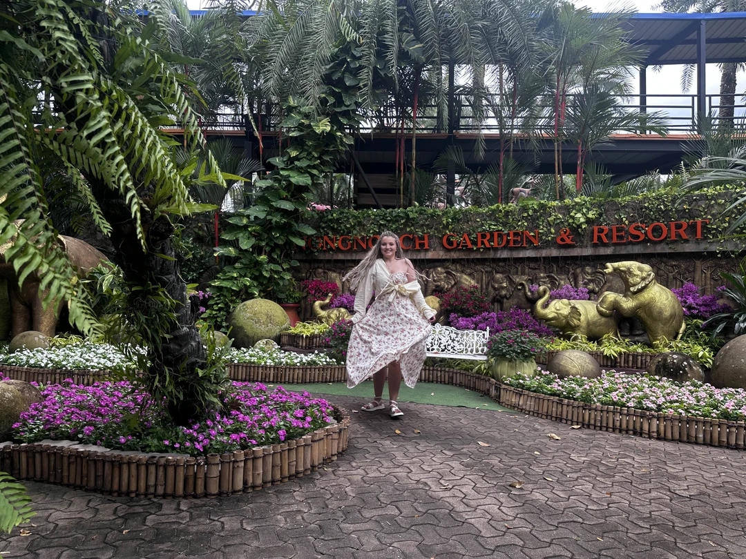 Это восторг!! Безумно красивое метро 😍😍😍 столько разных локаций!! 😻😻