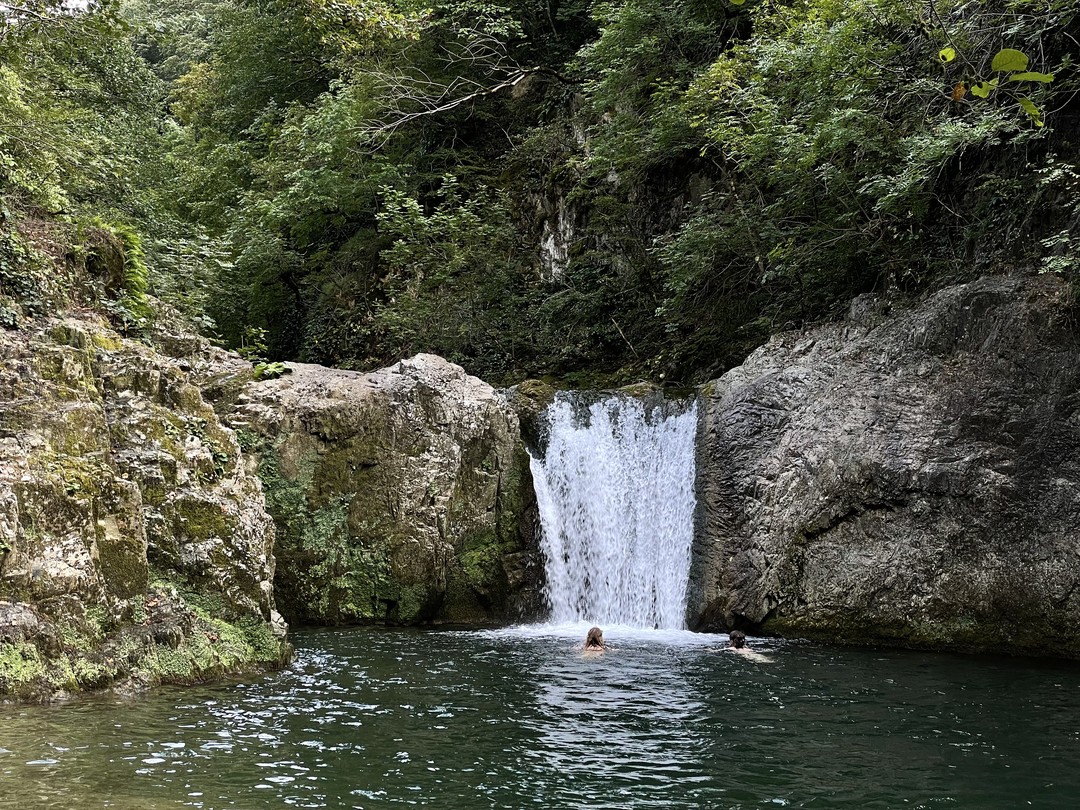 Недавно я вернулась из путешествия в Имеретию и до сих пор под приятным впечатлением! Гид Максим