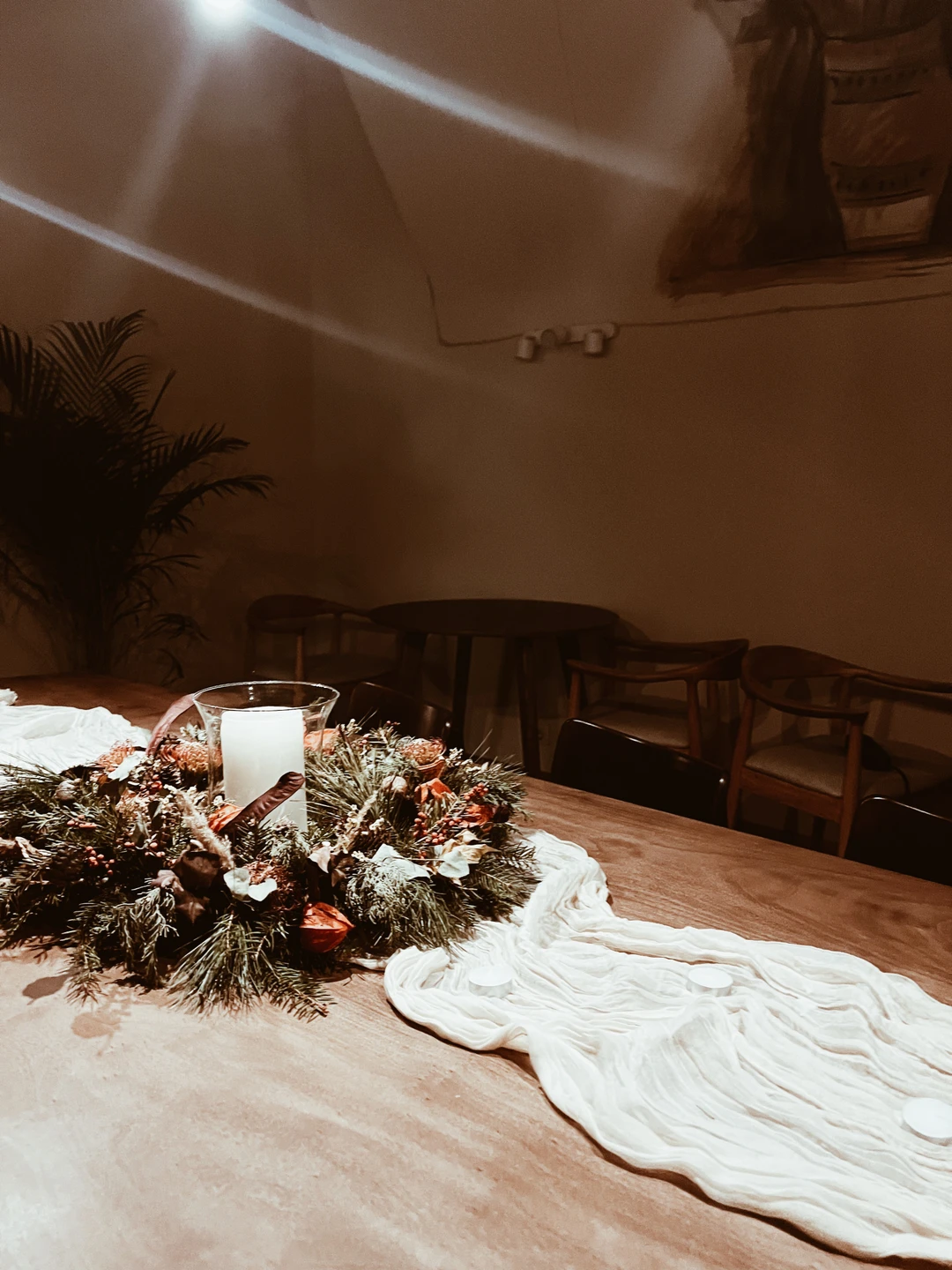 Отличный зимний фотоквест! Интересный маршрут, тайные переулки и парадные, скрытые за историческими фасадами. Столько раз проходили