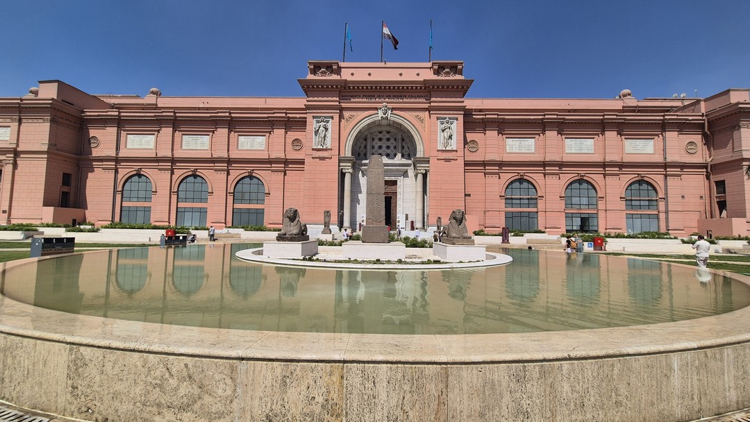 Огромная благодарность гиду Ашрафу за невероятную экскурсию по Каиру! Его глубокие знания истории, доброжелательность и искренняя