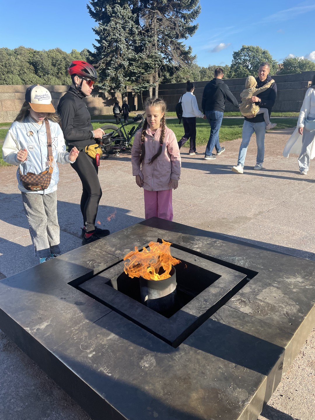 Душевно, понятно, доступно. Нас было всего 4 человека, практически индивидуальная экскурсия получилась. Гид умеет заинтересовать детей,