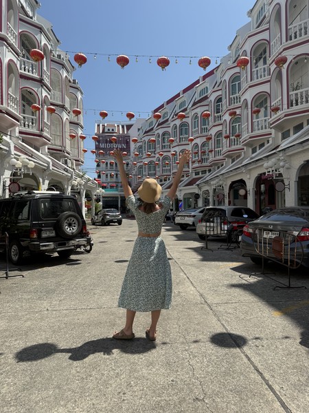 Хотим оставить отзыв о нашей сегодняшней экскурсии с Дмитрием — нам очень понравилось.