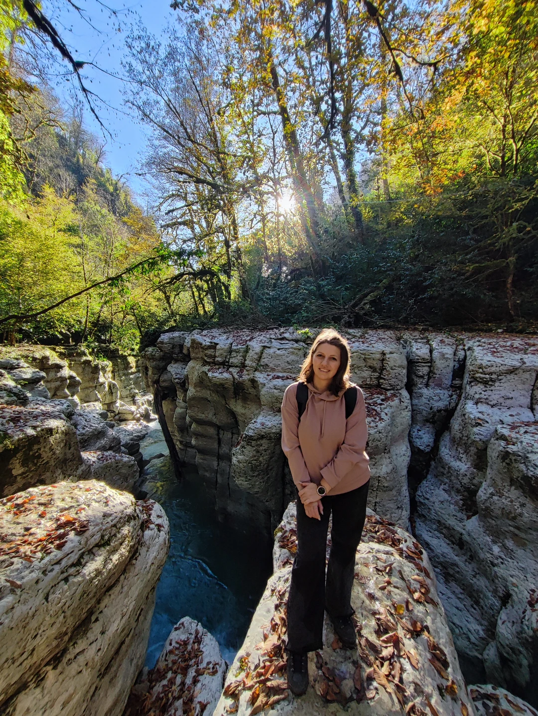 Огромное спасибо Юрию за увлекательное путешествие через тисо-самшитовый лес к каньону Белые скалы. Путь был интересным