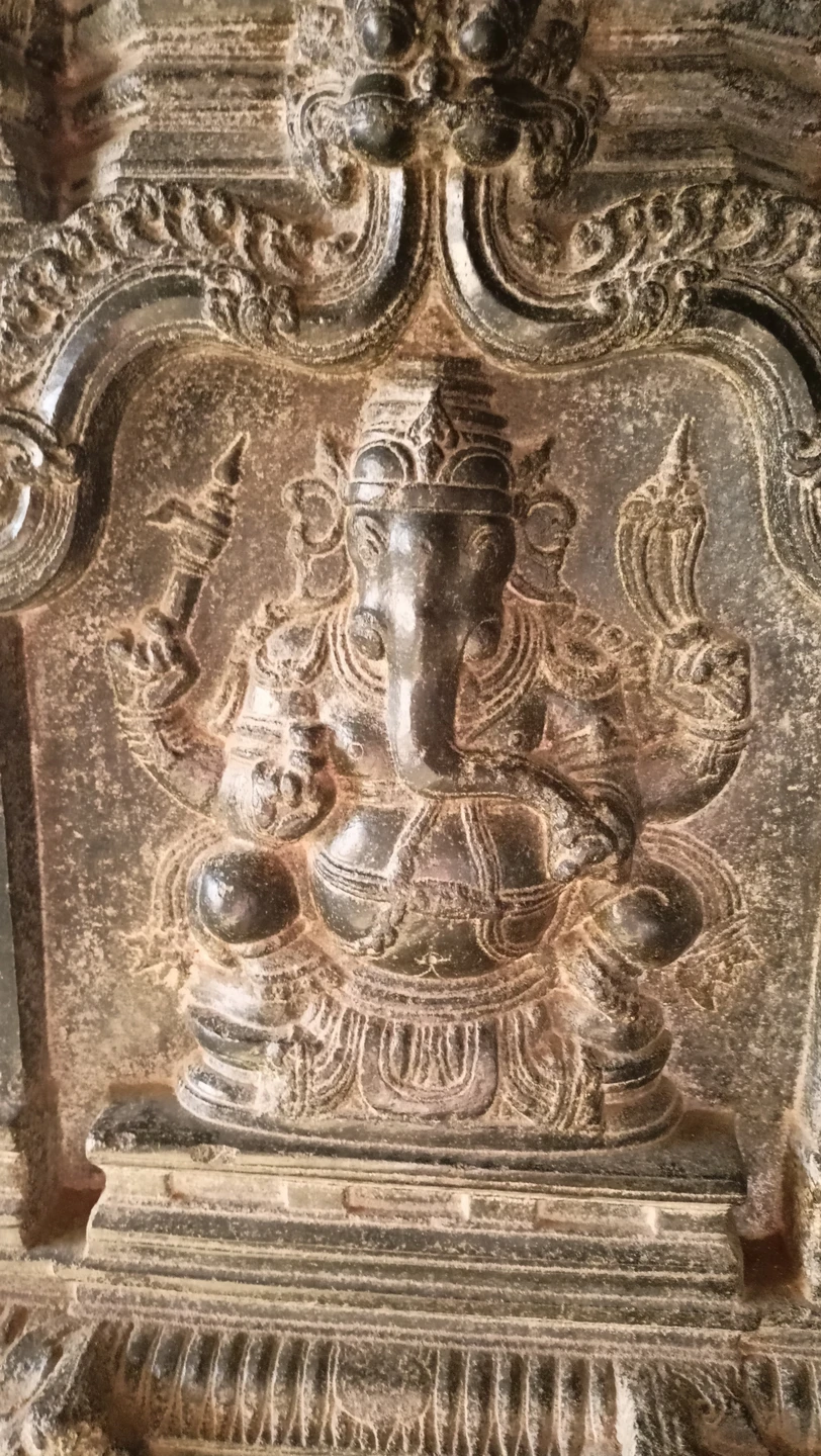 Мы ездили в Хампи 29-30 ноября. Гид была Лина. Нам все очень понравилось. Сколько нового мы