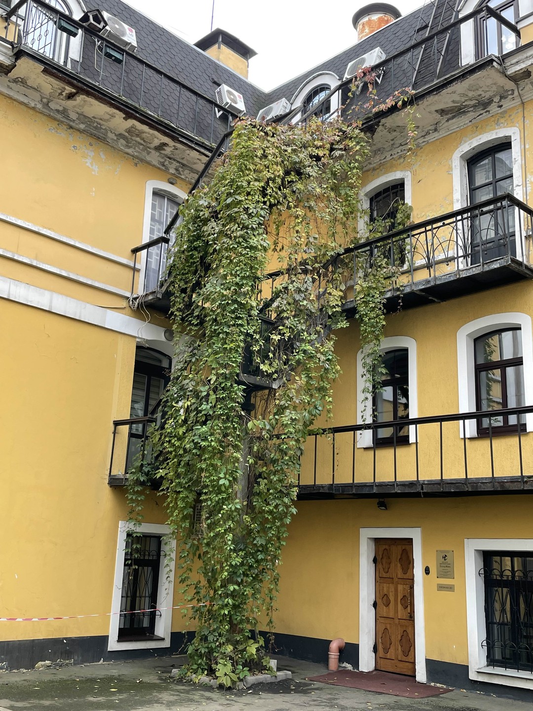 Шикарная прогулка,Москва-красавица,Ольга столько мест показала-рассказала,сам точно не узнаешь,маршрут-район-погода-Ольга-все прекрасно! Спасибо за шикарный выходной!!!! А иногда было