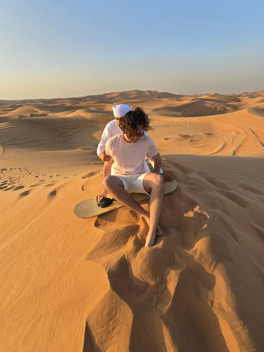 Нам очень понравился такой формат, водитель прекрасный. Варианты реквизиты для фото-супер! И катание на sandbord нам понравилось!