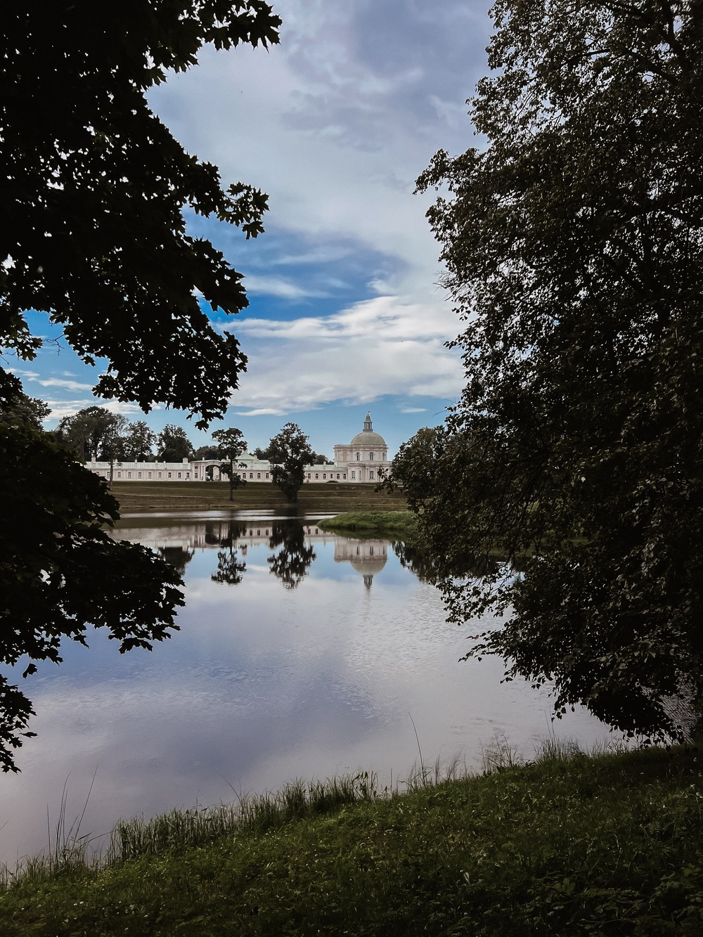 Автомобильная экскурсия в Петергоф и Ораниенбаум