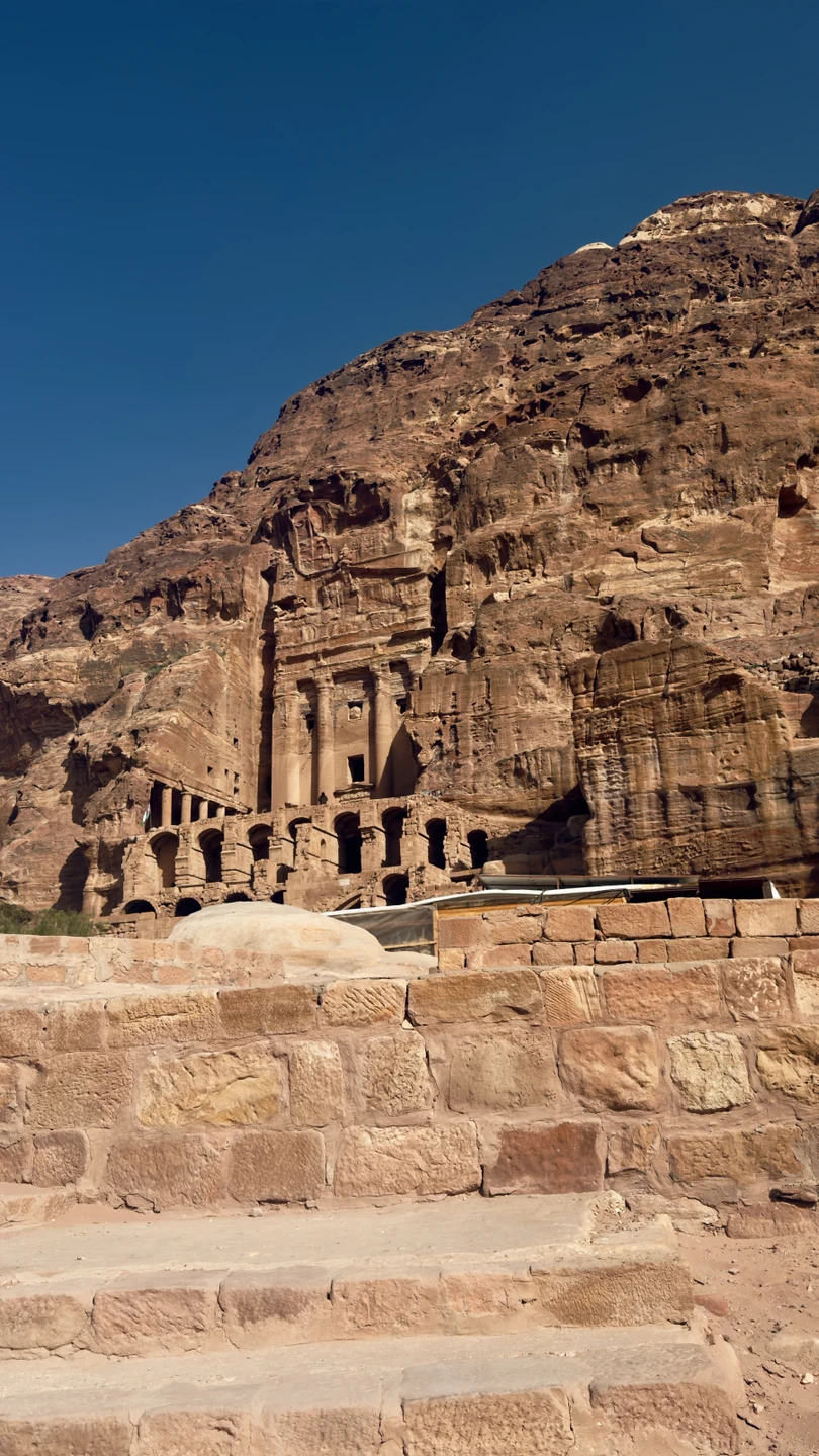 Это было потрясающее погружен е в атмосферу древней Петры, наш гид рассказывал потрясающие истории этого региона