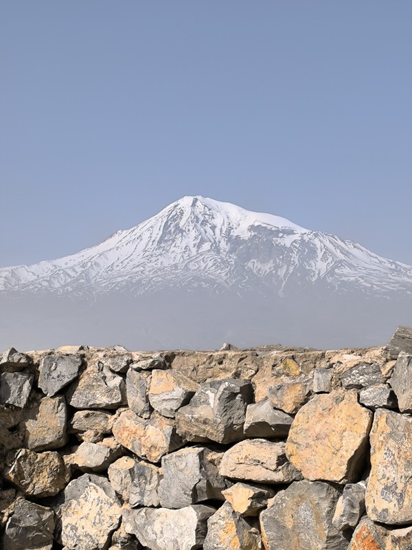 «Крылья Татева», красные скалы и древние монастыри