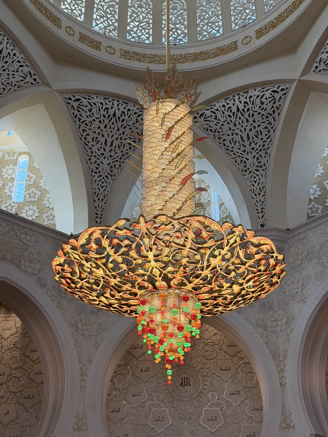 Акбар отличный гид. Было комфортно и интересно