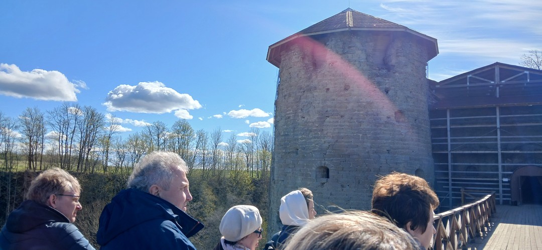 Экскурсия из Петербурга в Ивангород: крепость, нарвская рыба и маяк (Надежда)