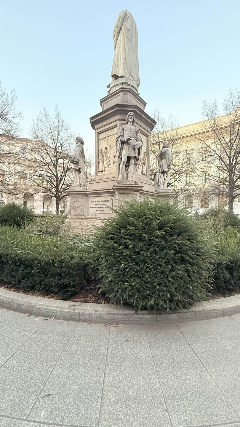 Спасибо большое за профессионализм и интересную экскурсию, оперативность решения нашего вопроса в кратчайшие сроки!