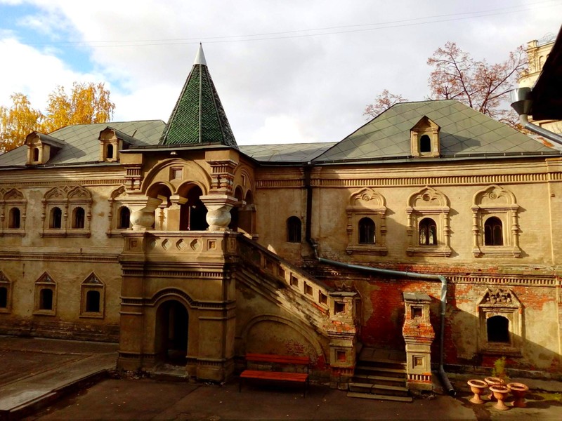 Под метлой и собачьей головой: Москва Ивана Грозного